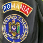 Au dansat „găina” în uniformă de poliţie şi s-au ales cu dosar penal (Video)