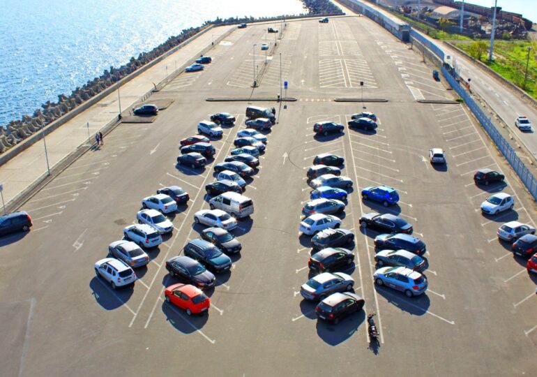 În sfârşit, s-a luat o decizie pentru taxa de parcare din Mamaia, cu abonamente pentru turişti