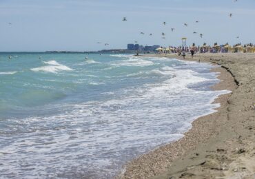 O dronă a fost găsită în mare, în dreptul unei plaje din Mamaia. Aparatul va fi analizat de SRI