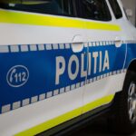 Imagini cu doi poliţişti care împing maşina de serviciu într-o intersecție. Sindicatul Europol zice că d-aia are nevoie Poliția de mașini noi (Video)