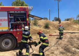 Incendiu devastator în Grecia, unde un oraş întreg a fost evacuat. Zeci de pompieri români se luptă cu flăcările, iar MAE a dat alertă de călătorie (Foto)