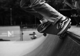 Trendul skater boy: sfaturi pentru o ținută de succes