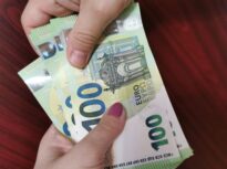 O casieră de la companie de stat a delapidat 136.000 de euro