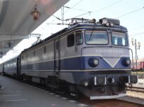 Un tren care circulă pe ruta Pitești-București Nord a ajuns la destinație cu o întârziere de 310 minute