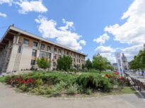 RO-Alert în 5 județe. Aeroportul din Iași a suspendat zborurile. Două aeronave F-18 au urmărit o dronă care s-a prăbușit în Moldova