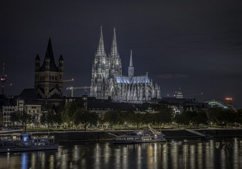 Domul din Köln rămâne în întuneric - cum face Germania economie de energie