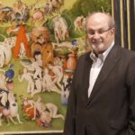 Scriitorul Salman Rushdie a fost înjunghiat pe scenă, la New York. Primele informații despre starea de sănătate (Video)