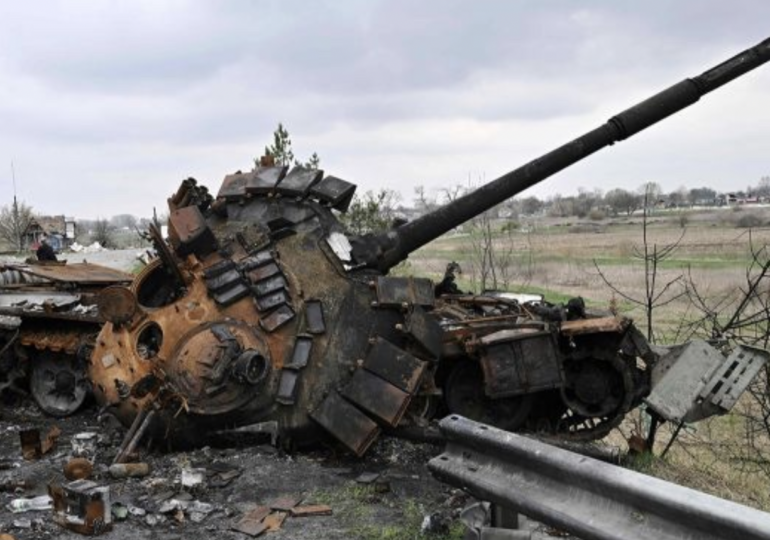 Rușii au pierdut sute de tancuri în Ucraina. Arma pe care se baza Putin s-a dovedit învechită și depășită