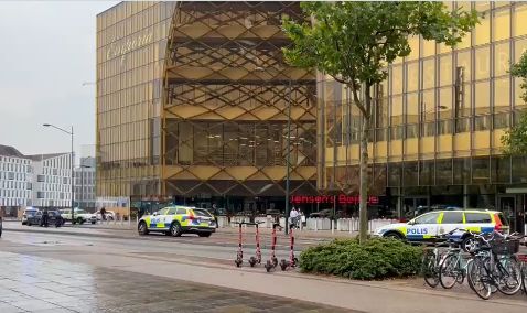 Atac armat într-un mall din Malmo, comis de un minor (Video)