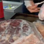 Tone de carne şi alte alimente expirate chiar şi de trei ani, la Costineşti. ANPC a venit cu ANAF şi mascaţii, la cea mai cunoscută discotecă de pe litoral (Video)