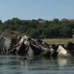 Zeci de nave scufundate în război, pline cu explozibili, sunt scoase la iveală de nivelul scăzut al Dunării (Video)