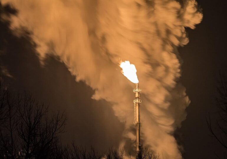 Rusia arde zilnic gaze de 10 milioane de dolari. Flăcările se văd din Finlanda