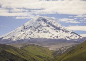 Ecuador: Trei alpinişti au murit şi 12 au fost răniţi în timp ce escaladau un vulcan