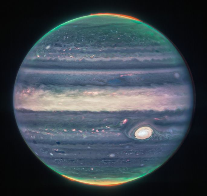 imagini-spectaculoase-de-pe-Jupiter