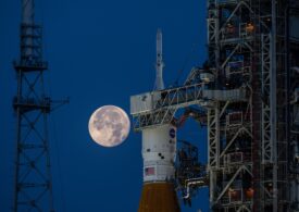 NASA a prezentat un nou costum spațial care va fi purtat pe Lună. Celelalte s-au demodat (Foto & Video)
