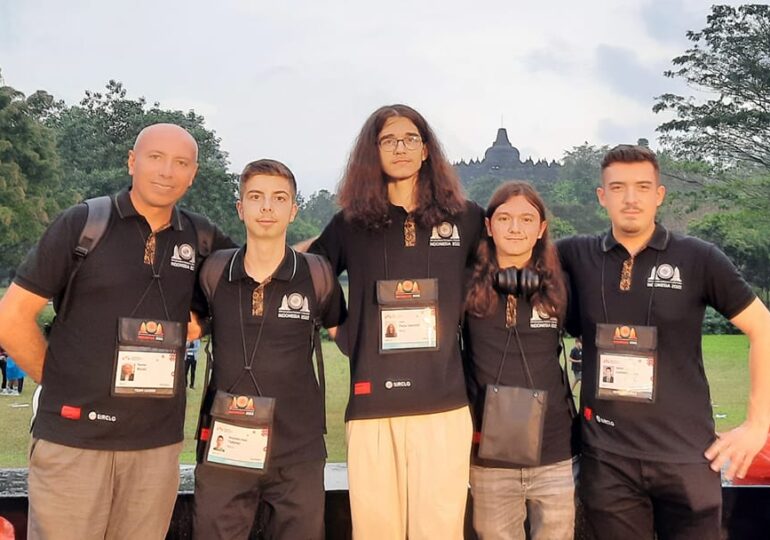 Succes remarcabil al elevilor români la Olimpiada Internațională de Informatică