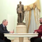 Steven Seagal face un documentar pentru Kremlin, cu dovezi că rachetele americane au ucis ucraineni (Foto)