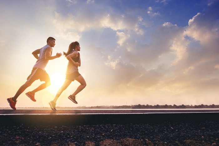 Ce să porți când alergi: 3 recomandări esențiale