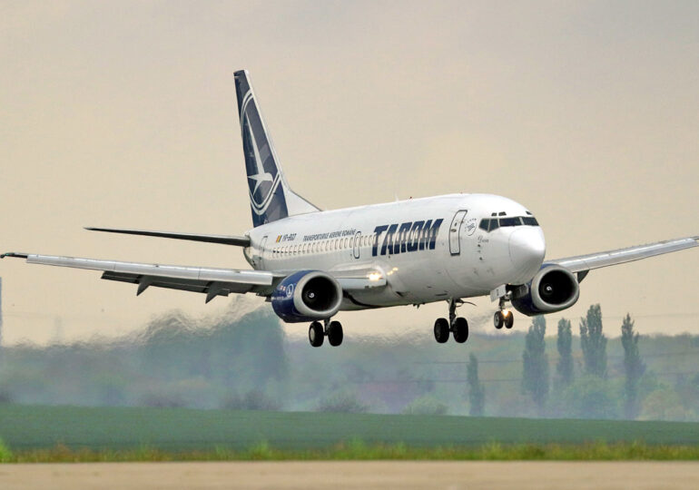 Doar 1.100 de pasageri pierduţi de Blue Air prin lume a repatriat TAROM, mai puţin de jumătate din solicitări