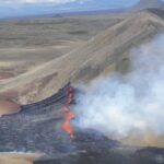 Un vulcan a erupt în apropiere de capitala Islandei (Foto & Video)