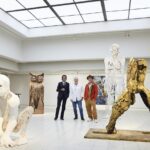 Brad Pitt s-a apucat de sculptură: Actorul și-a expus pentru prima oară lucrările într-o galerie de artă (Foto)