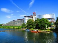 Cum a ajuns România exemplu pozitiv la CEDO, deși nu a aplicat nici acum decizia privind cuplurile de același sex