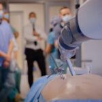 Spitalul MedLife Humanitas din Cluj a testat și se pregătește să implementeze cea mai performantă tehnologie robotică din lume folosită în chirurgia spinală