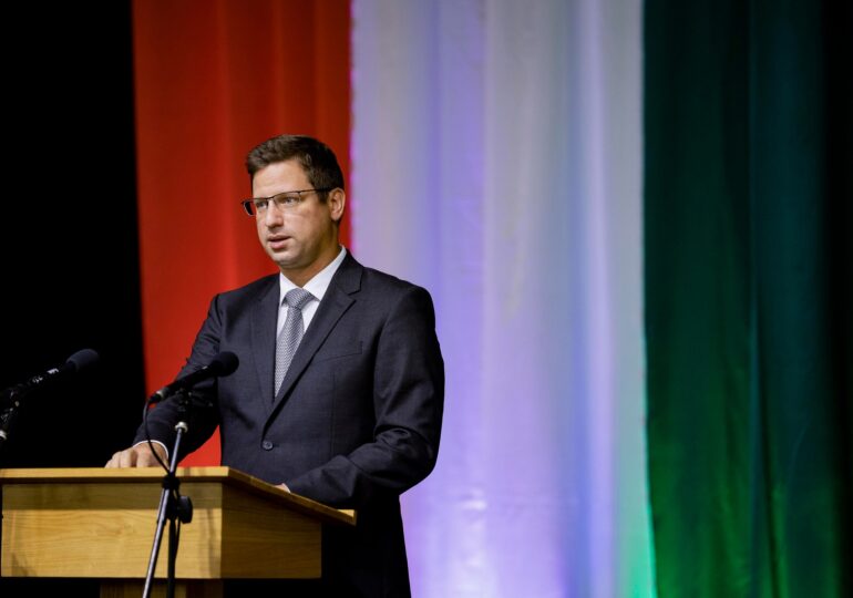 Ungaria cedează în conflictul cu Comisia Europeană și trimite noi legi în parlament, pentru a primi banii de la UE