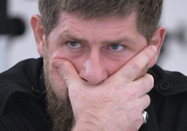 Kadîrov e nemulțumit de retragerea rușilor pe front şi sugerează că Putin e rupt de realitate