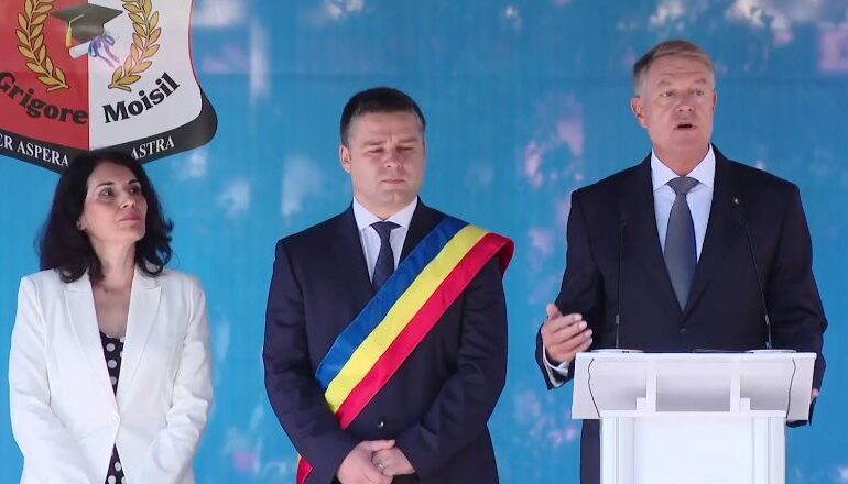 Iohannis a bifat deschiderea anului școlar cu un discurs despre calea corectă şi competiţia justă (Video)