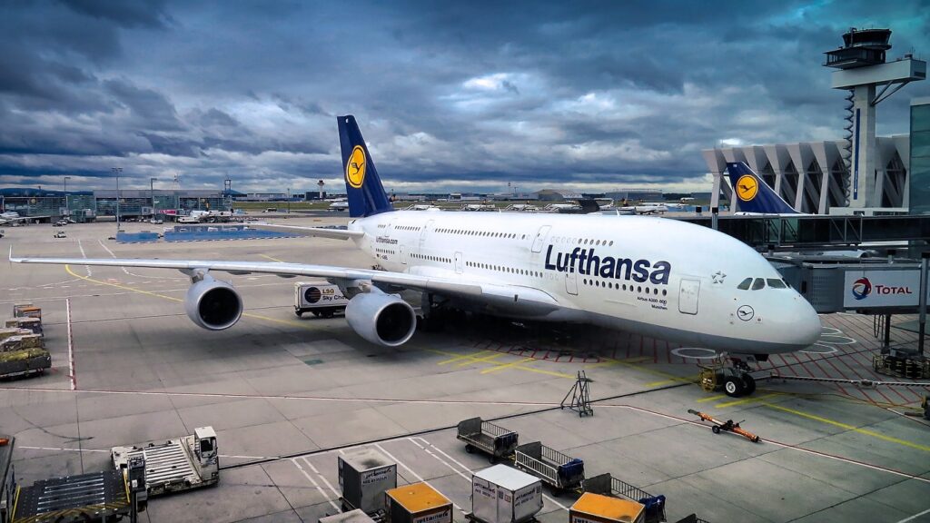 Sute de zboruri anulate și zeci de mii de pasageri afectați, din cauza unei greve Lufthansa