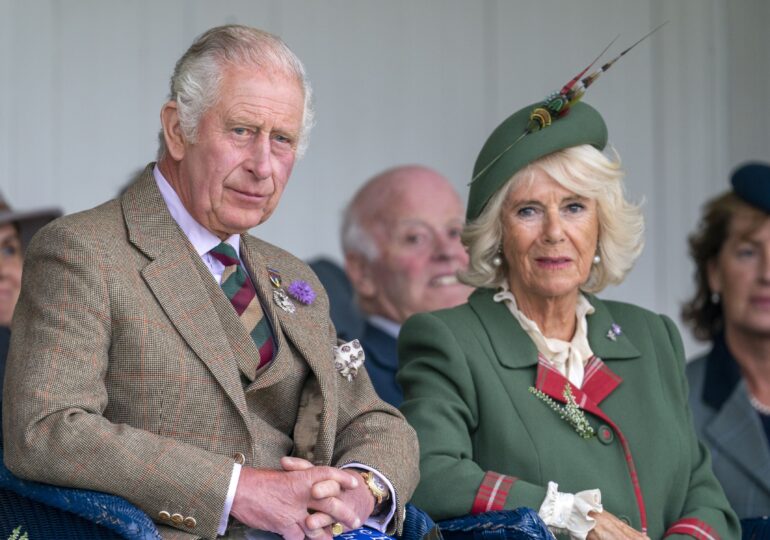 Charles va domni sub numele de Charles al III-lea, William și Kate au devenit duci de Cornwall