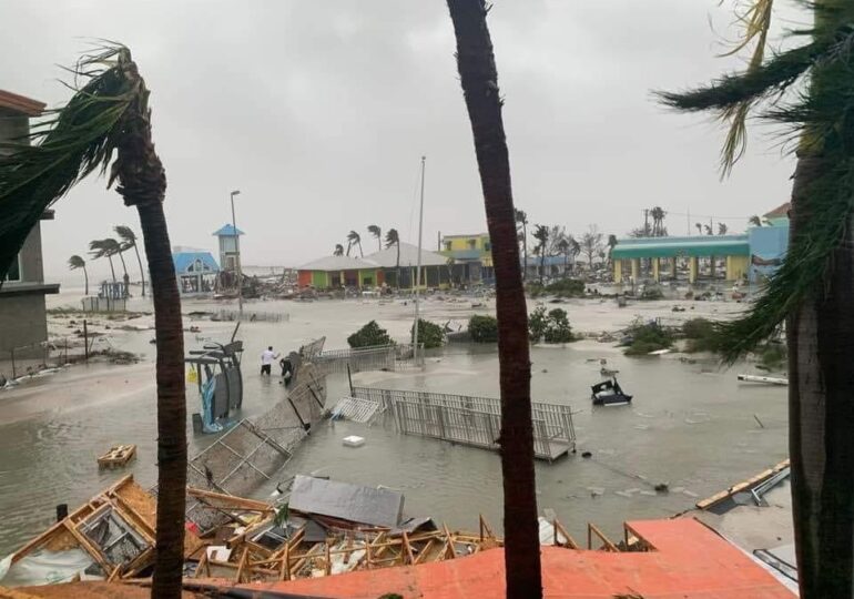 Uraganul Ian a provocat inundaţii catastrofale în Florida: Cartiere transformate în lacuri, milioane de case fără curent (Foto & Video)