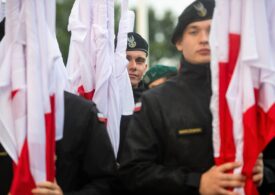 Polonia spune că există risc grav de război cu Rusia și își pregătește cea mai mare forţă terestră din Europa
