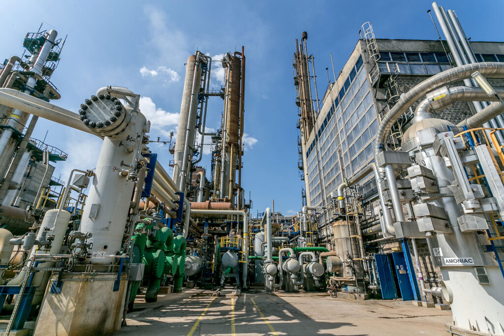 Romgaz va prelua Azomureș. Bolojan: Una dintre negocierile importante din ultimele luni
