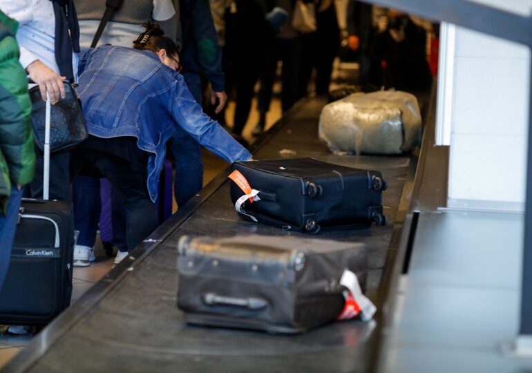 Pasagerii care ajung pe Otopeni ar putea aștepta mai mult pentru recuperarea bagajelor
