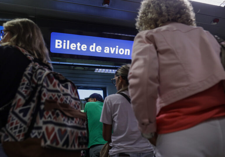 Criza Blue Air: Un avocat arată care sunt șansele ca pasagerii să-și recupereze banii rapid