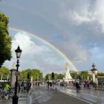 Un curcubeu dublu a apărut deasupra Palatului Buckingham, când s-a anunțat moartea reginei Elisabeta (Foto & Video)