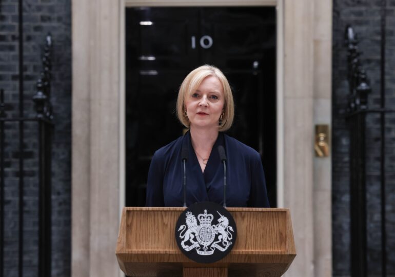 Liz Truss a demisionat din funcția de premier al Marii Britanii (Video)