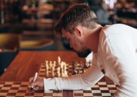 Scandal la nivel înalt în șah: Magnus Carlsen îl acuză pe Hans Niemann că a trișat