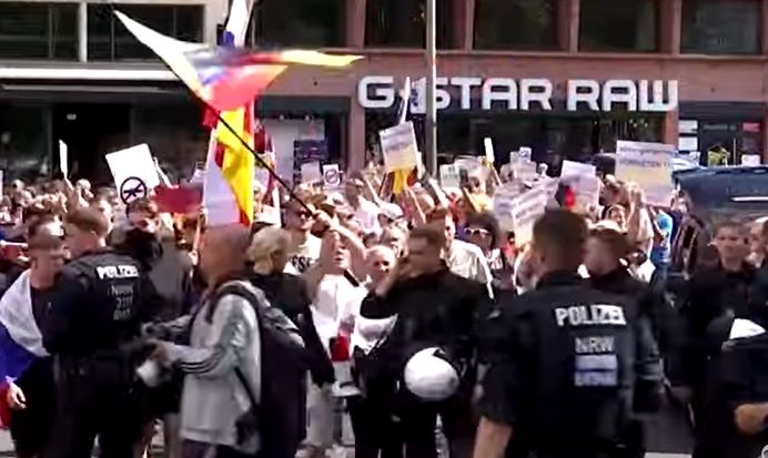Mii de ruși au protestat în Germania: Cum vom supravieţui iarna aceasta? (Video)