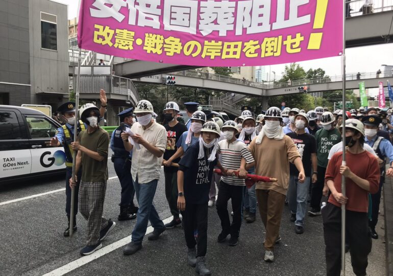 Proteste de amploare în ziua înmormântării lui Shinzo Abe (Foto & Video)
