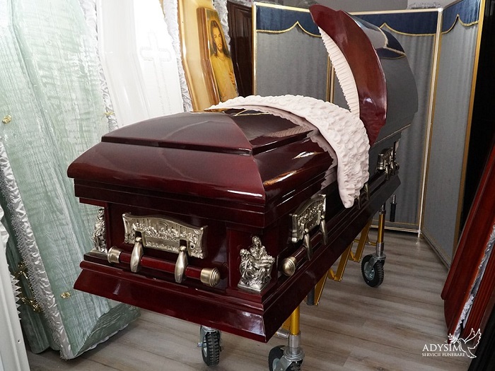 Servicii funerare complete în București - ce agenție te ajută imediat de la solicitare