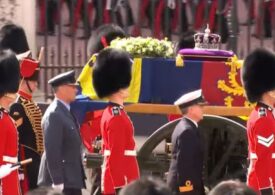 Procesiune impresionantă la Londra. Sicriul reginei a părăsit Buckingham, în lovituri de tun (Video)