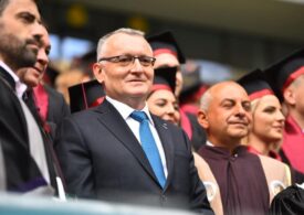 Se cere demisia lui Cîmpeanu: Apărătorul plagiatorilor, care el însuşi este un plagiator, nu mai are ce căuta în fruntea Educaţiei