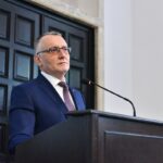 Cîmpeanu susţine că acuzaţiile de plagiat sunt lansate de habarnişti, analfabeţi puri. Reacţii de la Mircea Dumitru şi Universitatea Bucureşti