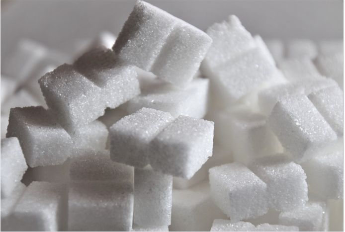 Zahărul e atât de nociv încât ne modifică intestinele şi ne lasă fără apărare la boli