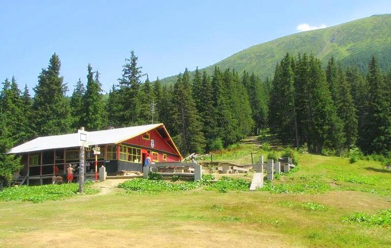 Se închide una dintre cele mai cunoscute cabane montane din Făgăraș