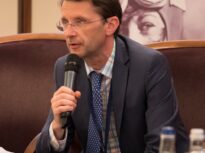 BNR: Cel mai mare risc economic pentru România este unul politic