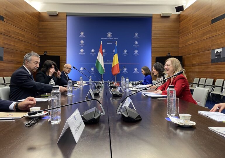 România si Ungaria reiau după 10 ani negocierile pe problemele minorităților